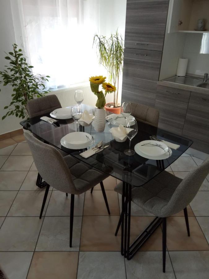 Studio Apartman Kika Otocac Ngoại thất bức ảnh